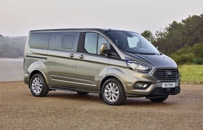 Пасажирська версія Transit: Tourneo Courier, Tourneo Custom, Transit Minibus
